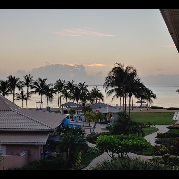 Meet your Posher, Julie - Picture 7 of 10